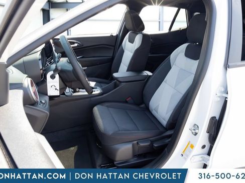 New 2026 Chevrolet Trax RS w/ Sunroof Package FWD image 14