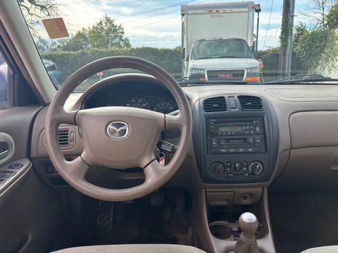 Used 2000 MAZDA Protege DX image 32