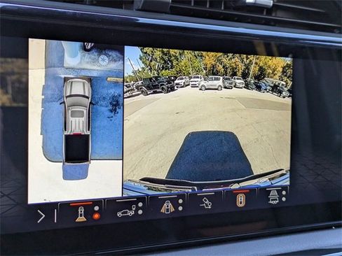 Used 2025 GMC Sierra 1500 AT4 image 21