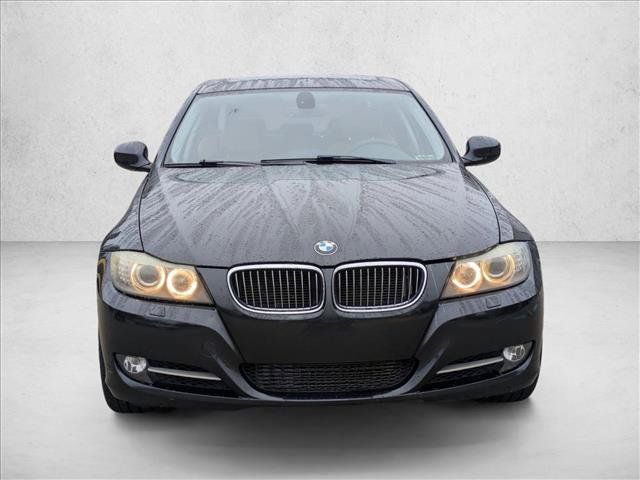 Used 2011 BMW 335i xDrive Sedan AWD/4WD image 2