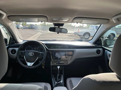 Used 2018 Toyota Corolla LE FWD image 13