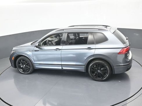 Used 2022 Volkswagen Tiguan SE R-Line image 55
