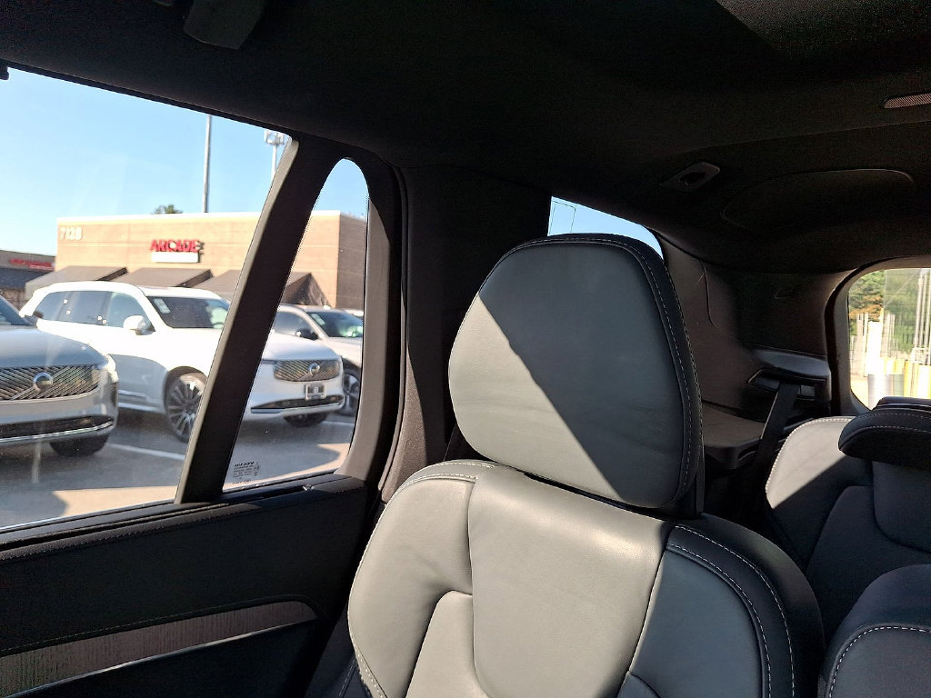 Used 2023 Volvo XC90 B6 Ultimate w/ Protection Package Premier AWD/4WD image 12