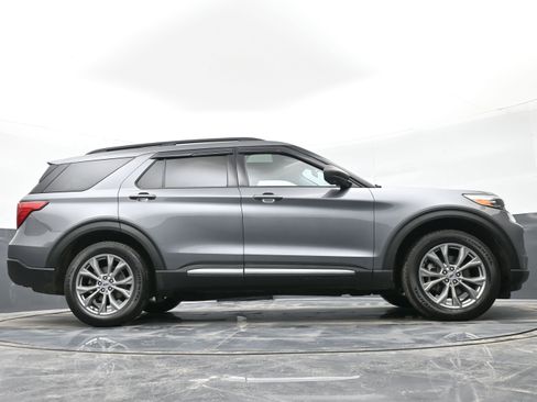 Used 2021 Ford Explorer XLT w/ Equipment Group 202A image 47