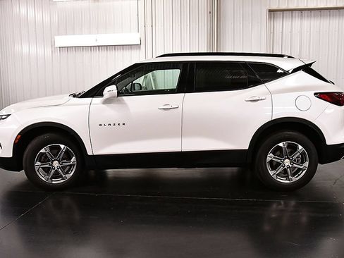 Used 2023 Chevrolet Blazer LT AWD/4WD image 4