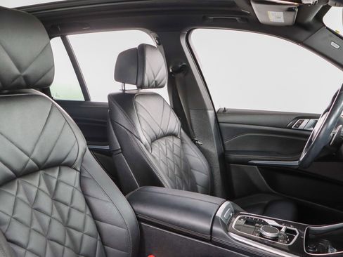 Used 2024 BMW X5 M60i image 27