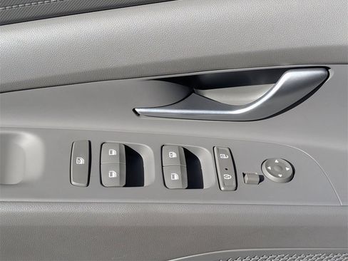 Used 2023 Hyundai Elantra SEL w/ Preferred Accessory Package image 20