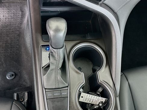 Used 2024 Toyota Camry SE image 24