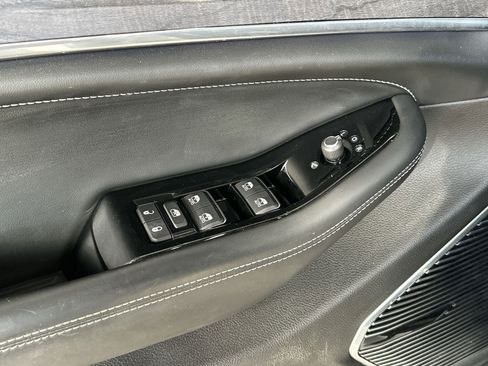 Used 2023 Jeep Grand Cherokee Overland w/ Advanced Protech Group III image 15