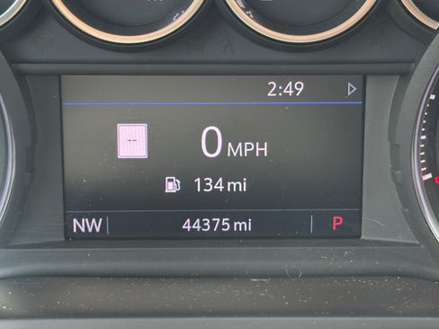 Used 2020 Chevrolet Silverado 1500 LTZ w/ LTZ Texas Edition RWD image 2