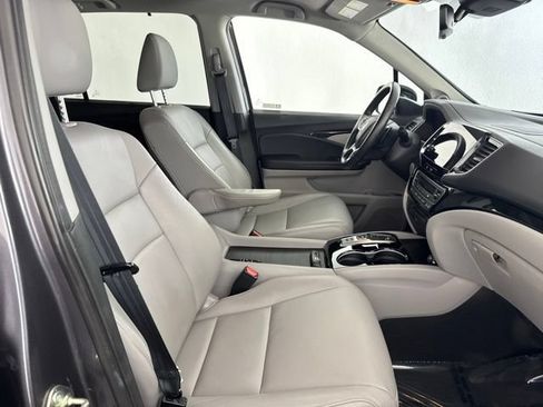 Used 2020 Honda Pilot Touring image 24