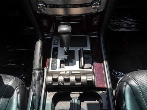 Used 2013 Lexus LX 570 4WD w/ Luxury Pkg image 19