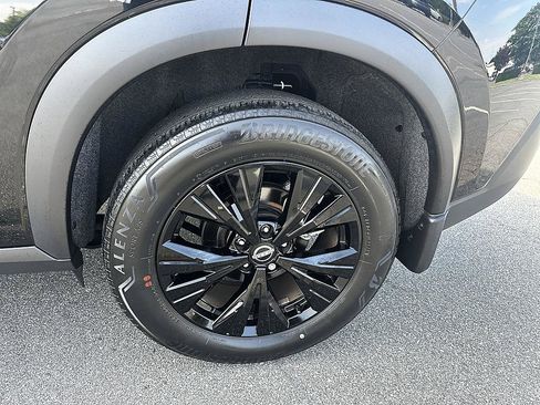 Certified 2023 Nissan Rogue SV w/ SV Premium B Package FWD image 10