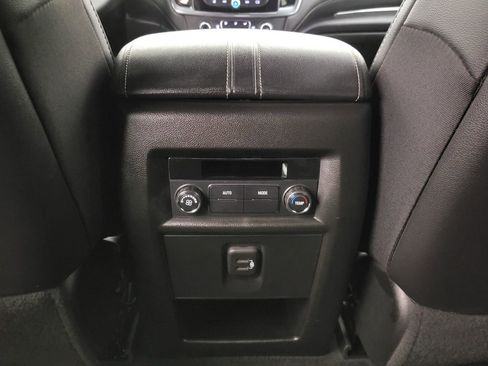 Used 2023 Chevrolet Traverse LT image 45