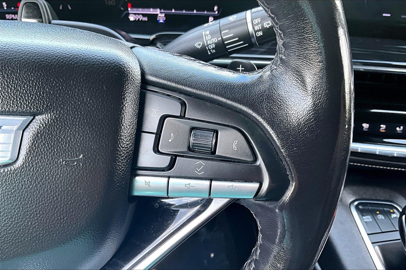 Used 2023 Cadillac Escalade Sport AWD/4WD image 17