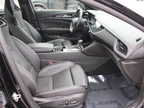 Used 2018 Buick Regal GS w/ Driver Confidence Package #2 image 19