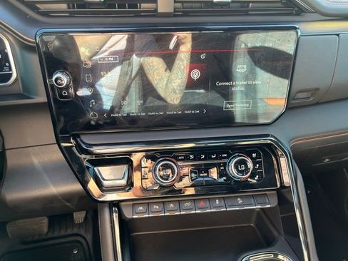 Used 2024 GMC Sierra 1500 AT4 w/ Technology Package image 29