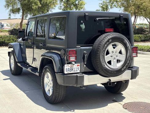 Used 2017 Jeep Wrangler Unlimited Sahara w/ Quick Order Package 24E Chief AWD/4WD image 5