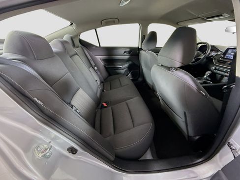 Used 2024 Nissan Altima 2.5 SV image 27