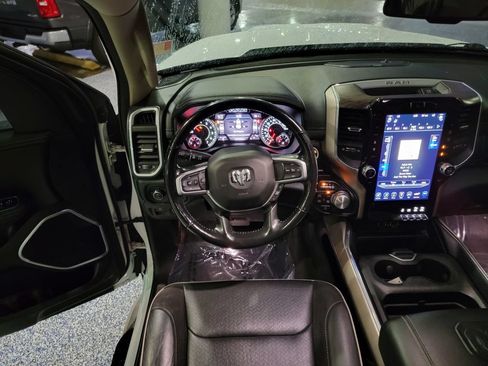 Used 2020 RAM 1500 Laramie AWD/4WD image 9