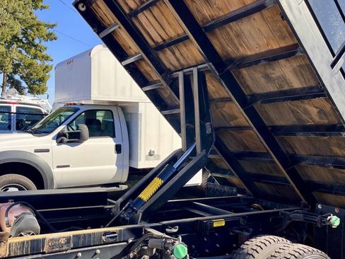 Used 2007 Chevrolet Kodiak C4500 2WD Regular Cab image 11