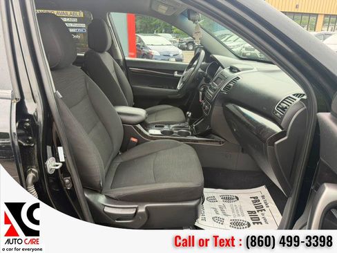 Used 2014 Kia Sorento LX AWD/4WD image 9