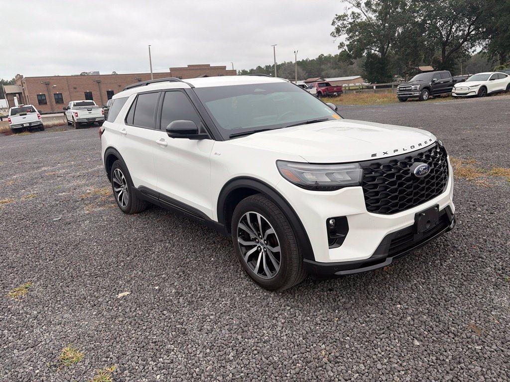 Used 2025 Ford Explorer ST-Line w/ Premium Package RWD image 8