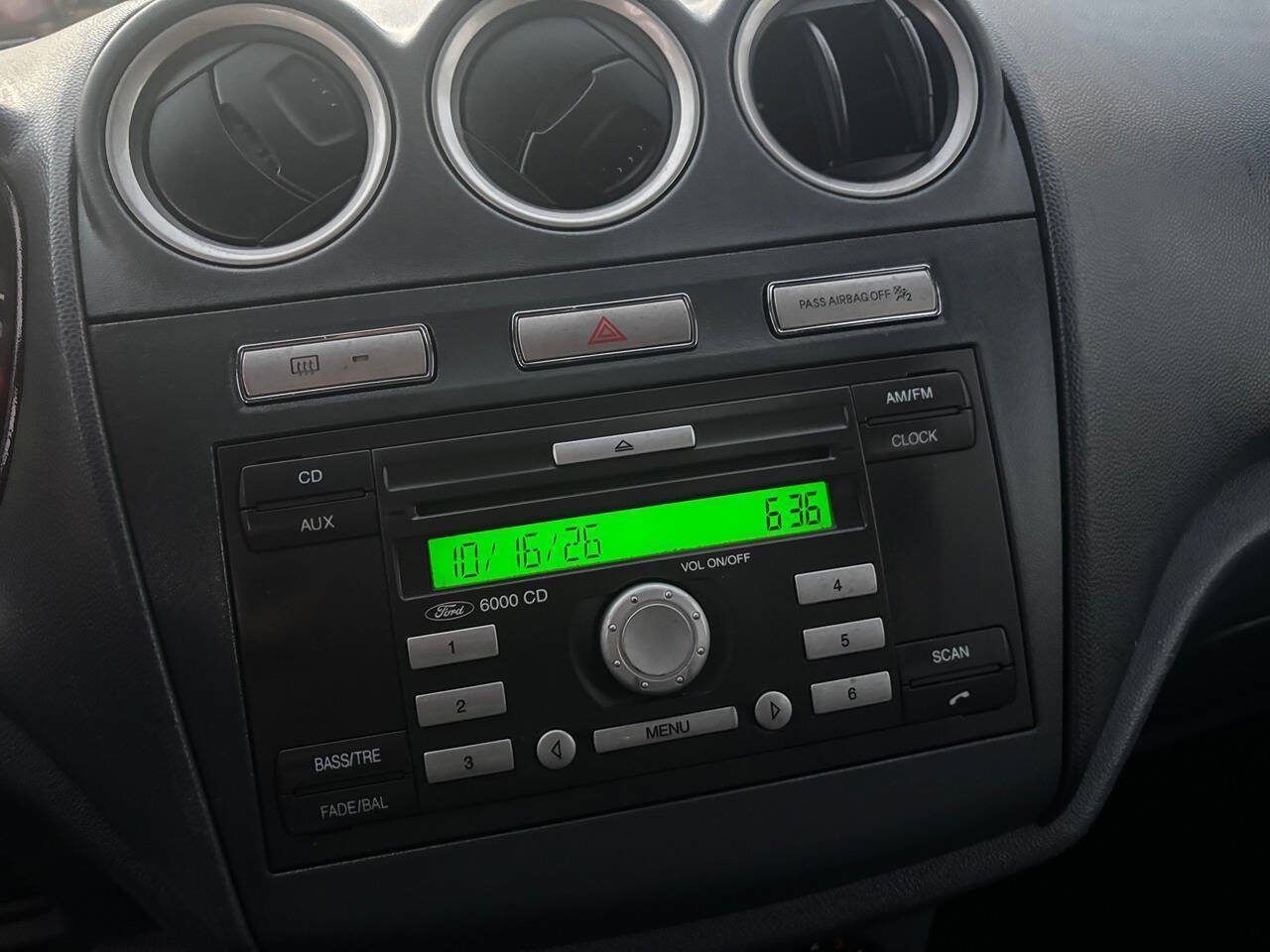 Used 2010 Ford Transit Connect XLT FWD image 21