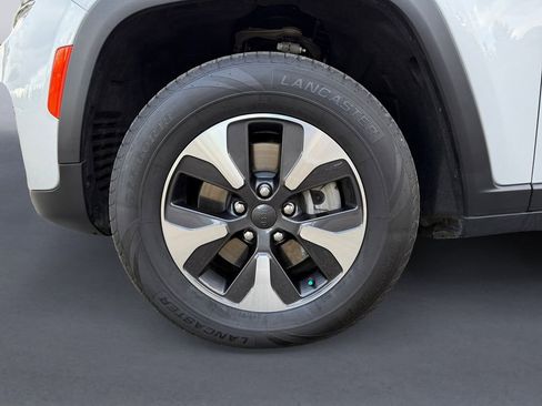 Used 2023 Jeep Grand Cherokee 4WD 4xe image 10