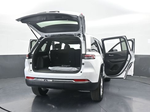 New 2025 Jeep Grand Cherokee Laredo RWD image 73