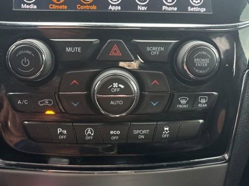 Used 2019 Jeep Grand Cherokee Altitude image 16