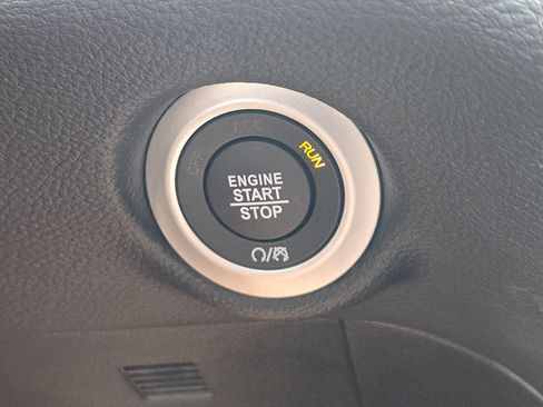 New 2026 Chrysler Pacifica Limited w/ S Appearance Package image 30