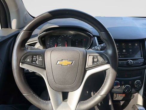 Used 2019 Chevrolet Trax LT w/ LT Convenience Package FWD image 27