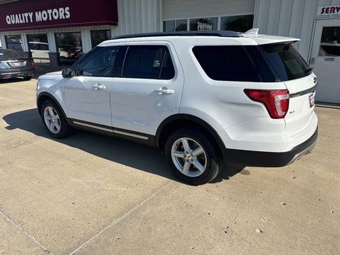 Used 2016 Ford Explorer XLT w/ Equipment Group 201A AWD/4WD image 12