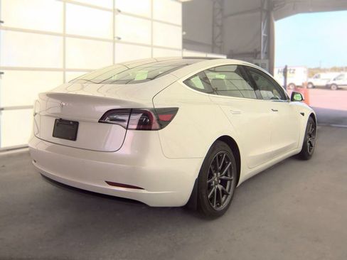 Used 2020 Tesla Model 3 Standard Range Plus RWD image 3