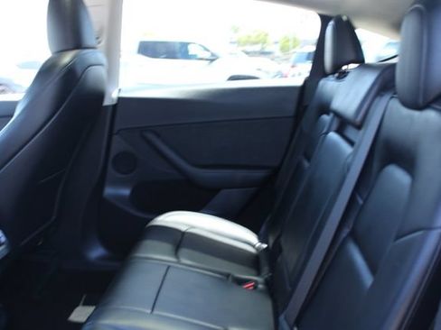 Used 2023 Tesla Model Y Long Range AWD/4WD image 31