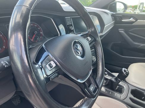 Used 2021 Volkswagen Jetta R-Line FWD image 9