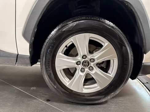 Used 2021 Toyota RAV4 XLE FWD image 14
