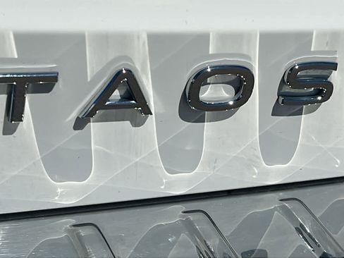 Used 2023 Volkswagen Taos SEL image 28