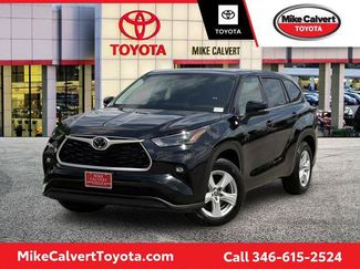 Certified 2025 Toyota Highlander LE FWD video 1