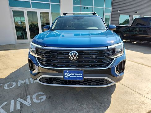 New 2026 Volkswagen Atlas Cross Sport SE image 2