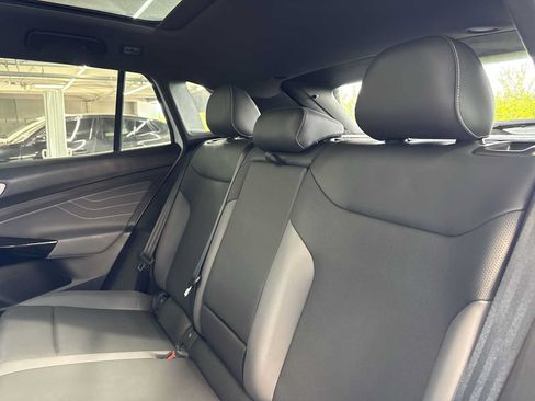 Used 2023 Volkswagen ID.4 Pro S RWD image 22