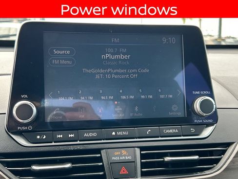 Used 2024 Nissan Altima 2.5 SV FWD image 16
