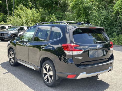 Used 2019 Subaru Forester Touring AWD/4WD image 3