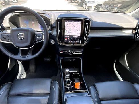Used 2024 Volvo XC40 B5 Ultimate AWD/4WD image 15