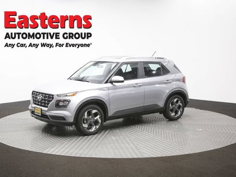 Used 2024 Hyundai Venue SEL FWD image 56