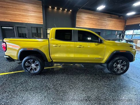 Used 2024 GMC Canyon AT4 AWD/4WD image 3
