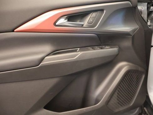 New 2026 Chevrolet Equinox EV RS image 9