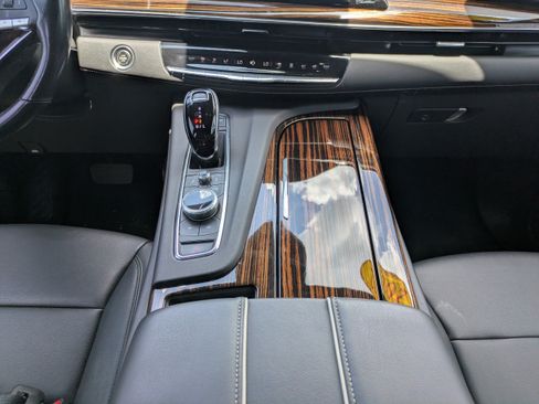 Used 2022 Cadillac Escalade ESV Luxury RWD image 17