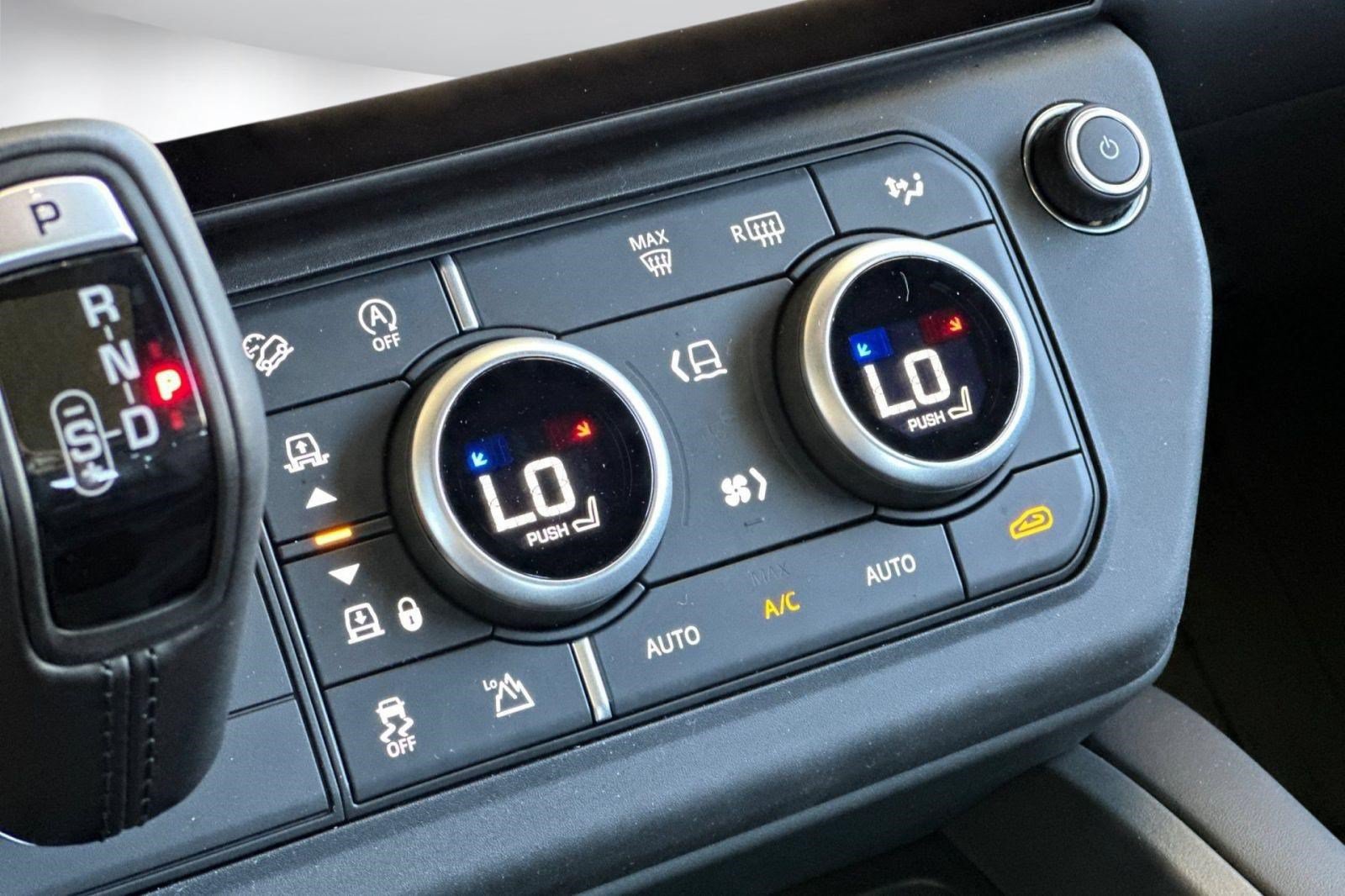 New 2026 Land Rover Defender 110 X-Dynamic SE AWD/4WD image 19